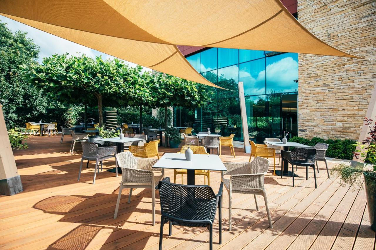 Pierre Hotel Pardubice Dış mekan fotoğraf