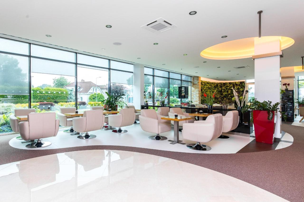 Pierre Hotel Pardubice Dış mekan fotoğraf