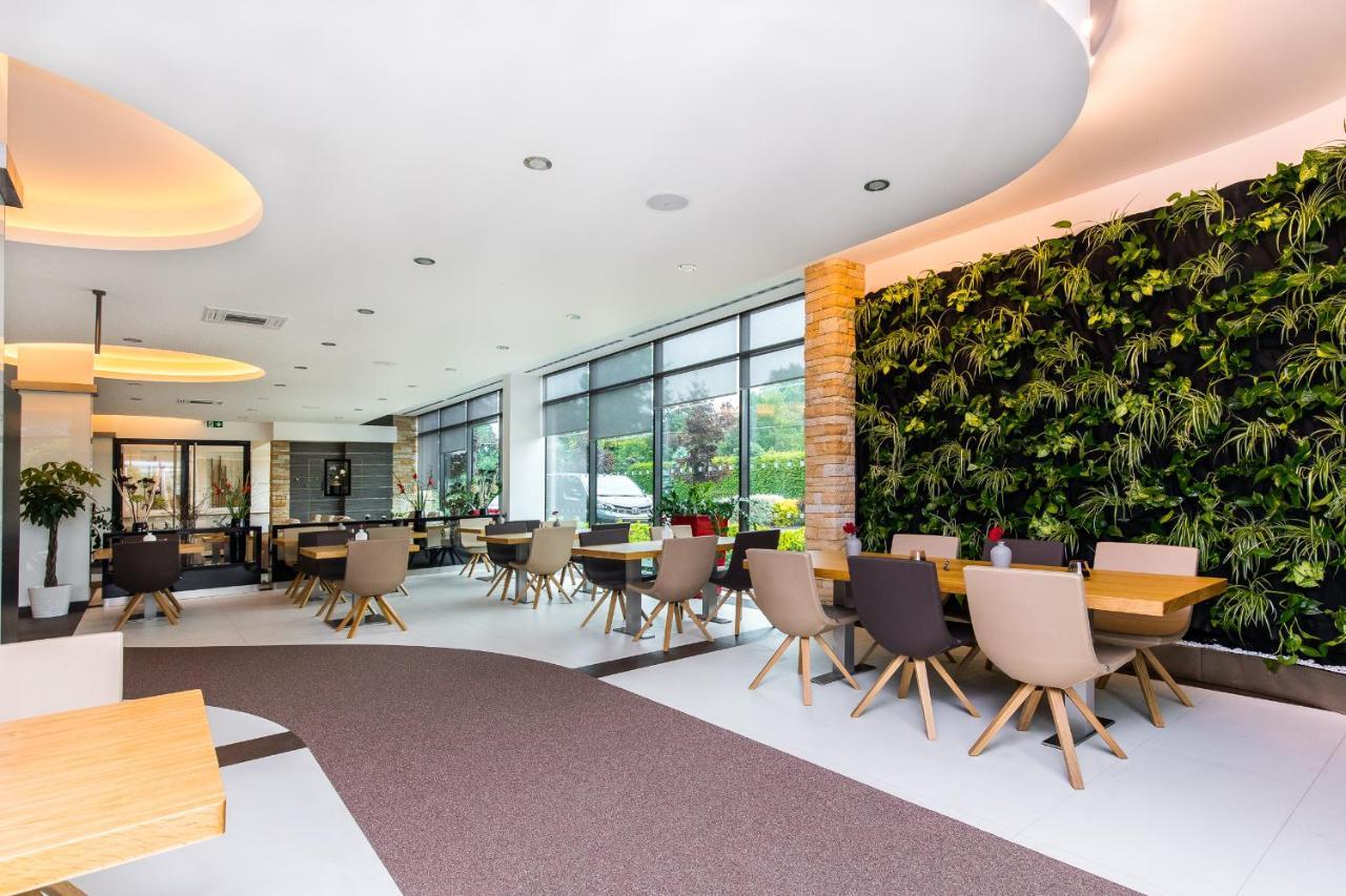 Pierre Hotel Pardubice Dış mekan fotoğraf