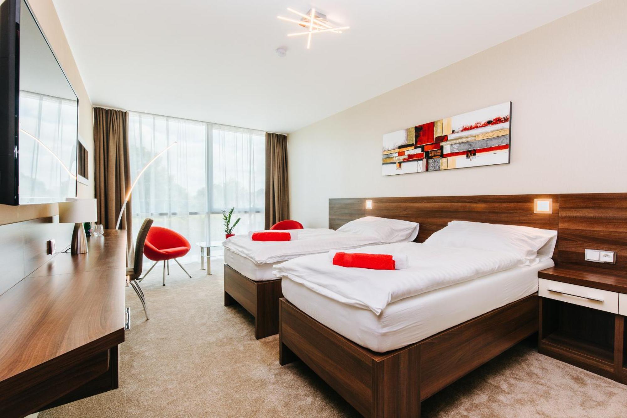 Pierre Hotel Pardubice Dış mekan fotoğraf